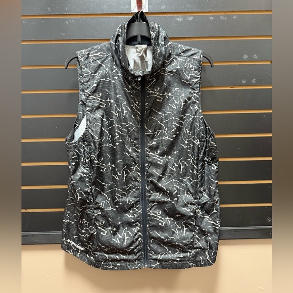 Under Armour Vest Women Storm 1 Full Zip Running Reflective Windbreaker - Picture 1 of 3